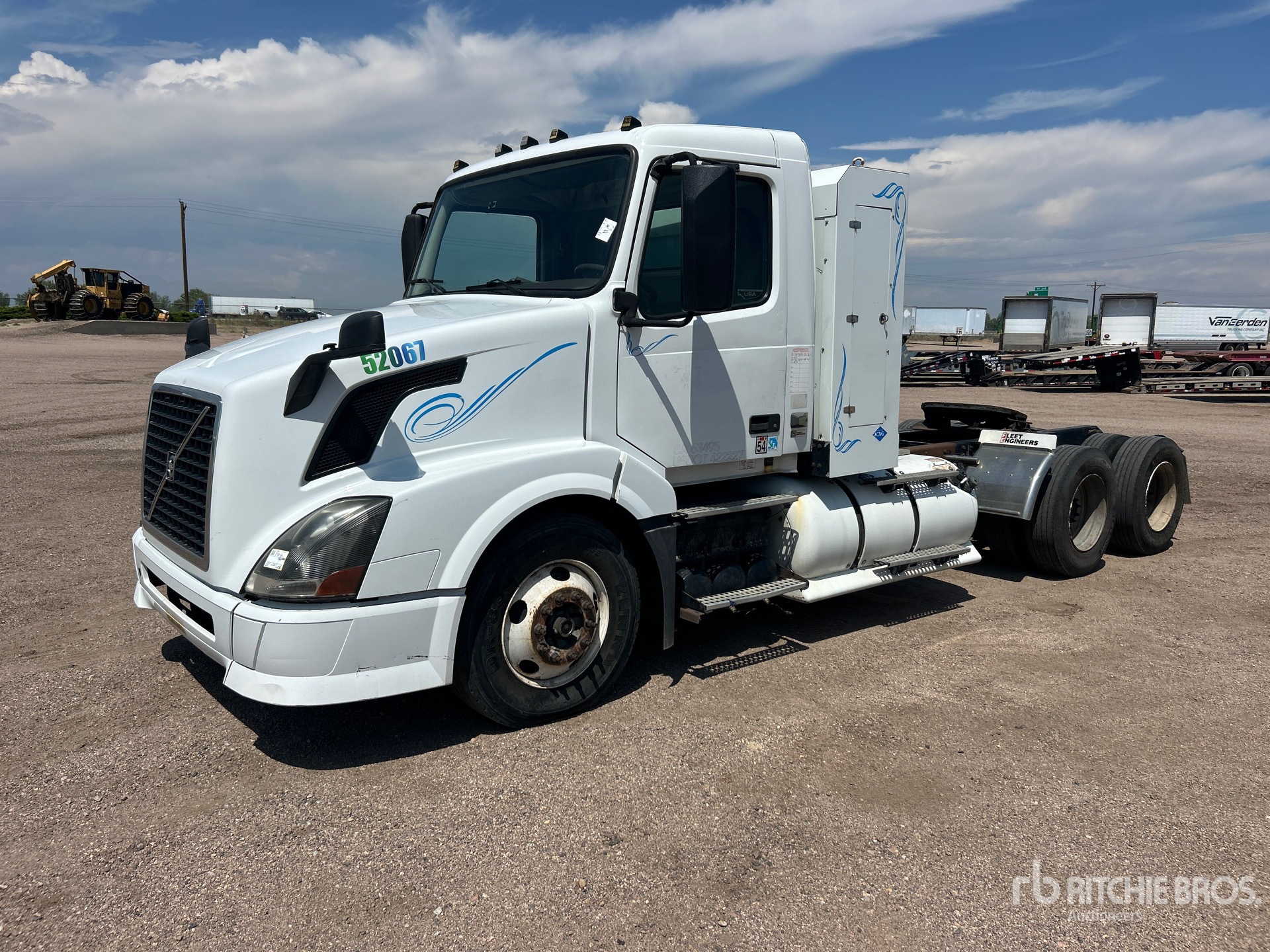 2014 Volvo VNL CNG 6x4 T/A Day Cab Truck Tractor