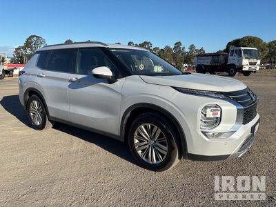 2022 Mitsubishi Outlander 2WD SUV