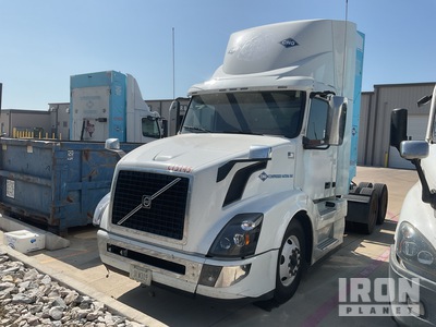 2018 Volvo VNL CNG 6x4 Cabeza Tractora Cabina Corta (Inoperable)