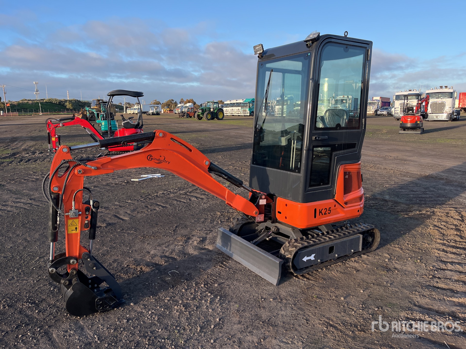 2026 CFG K25 Mini Excavator (Unused)