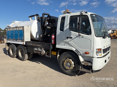2015 Mitsubishi Fuso Fighter 2427 6x4 w/ 2015 Ring O Matic 6000 L Vacuum Excavator Truck