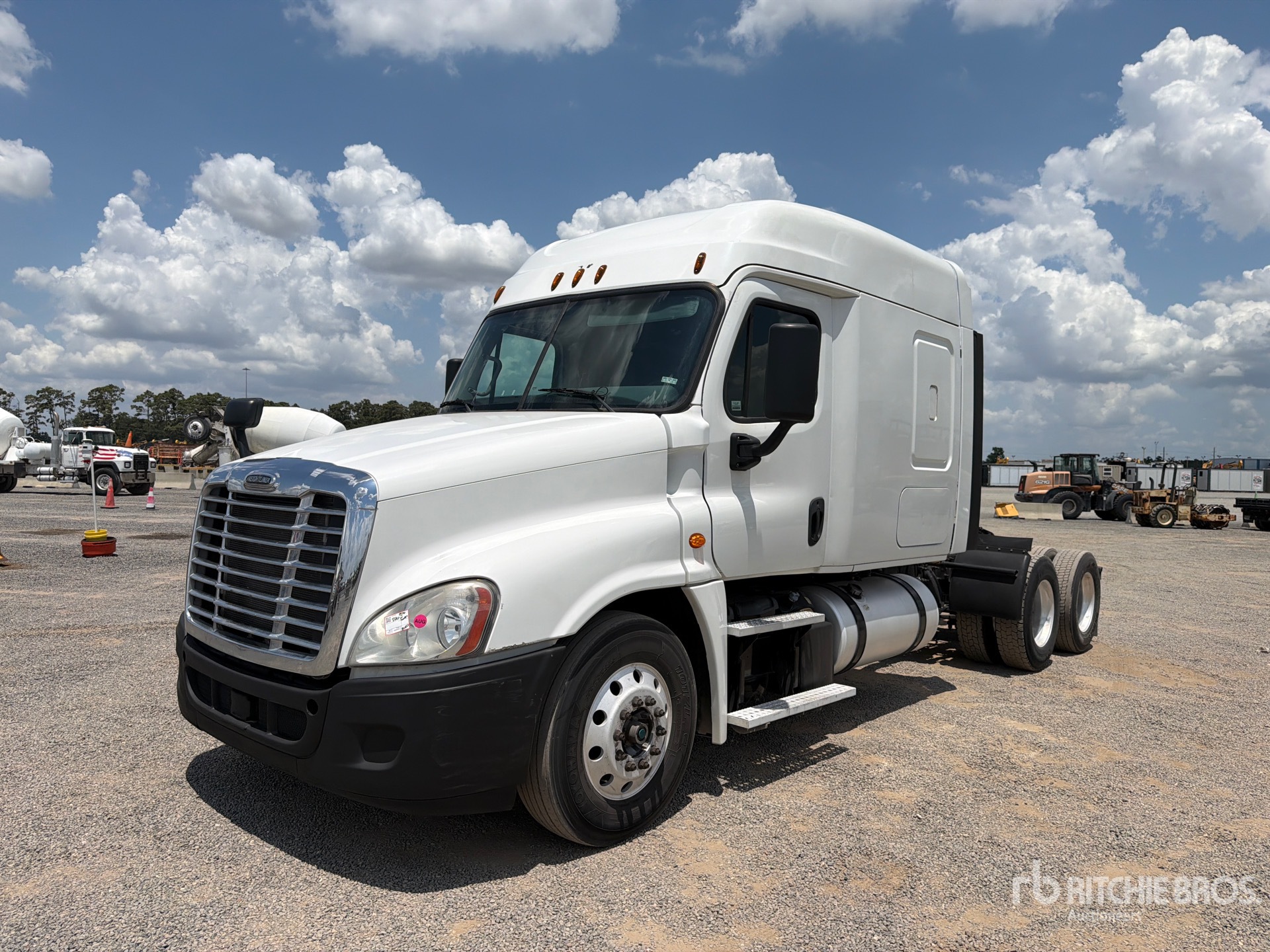 2018 Freightliner Cascadia 125 6x4 T/A Sleeper Truck Tractor