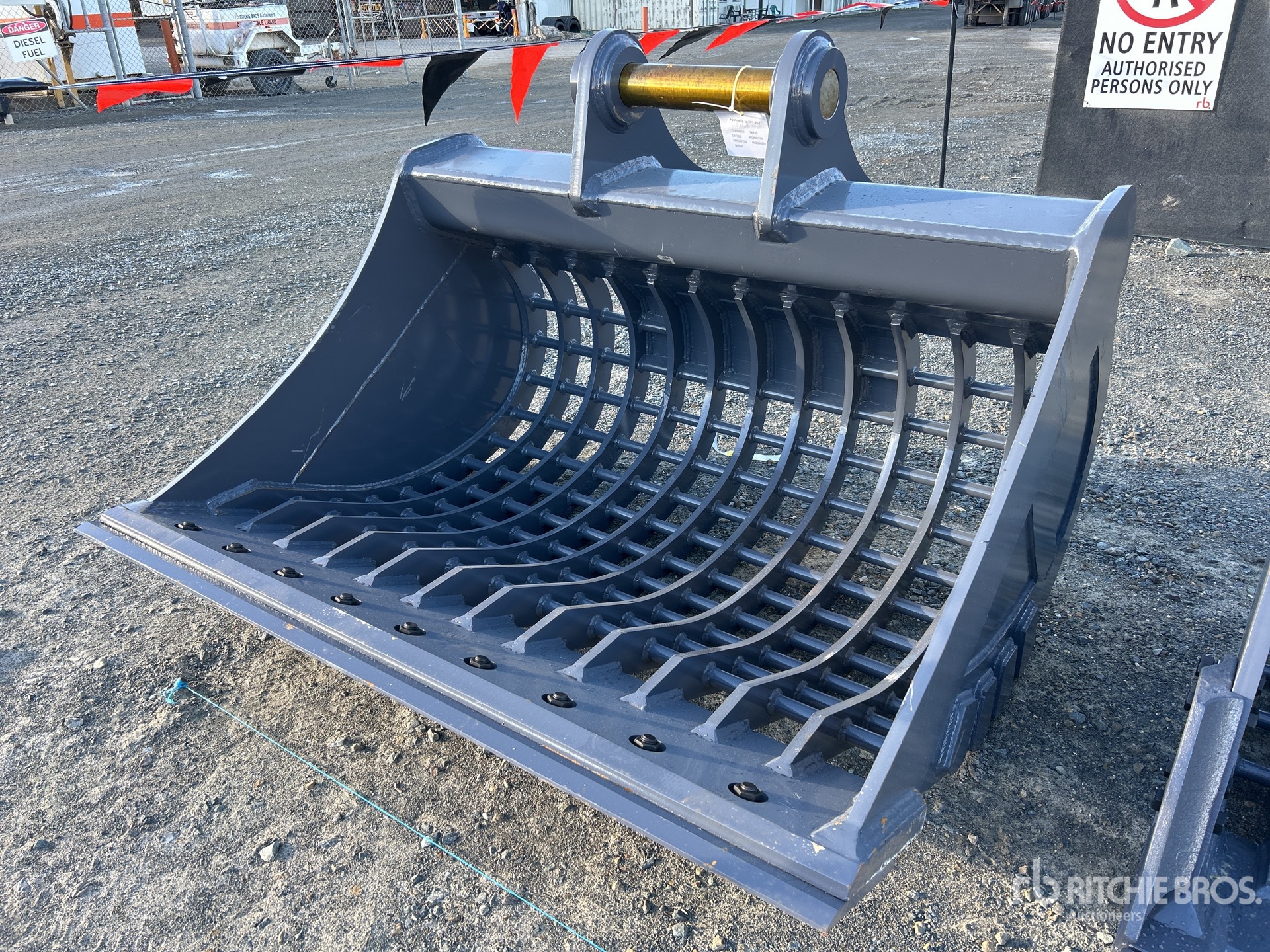 2026 Warrior WBCS20-025 1550 mm Q/C Skeleton Excavator Bucket - Fits 20 - 25 Ton (Unused)