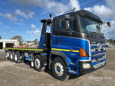 2010 Hino FY700 10x4 Twin-Steer Rollback Truck
