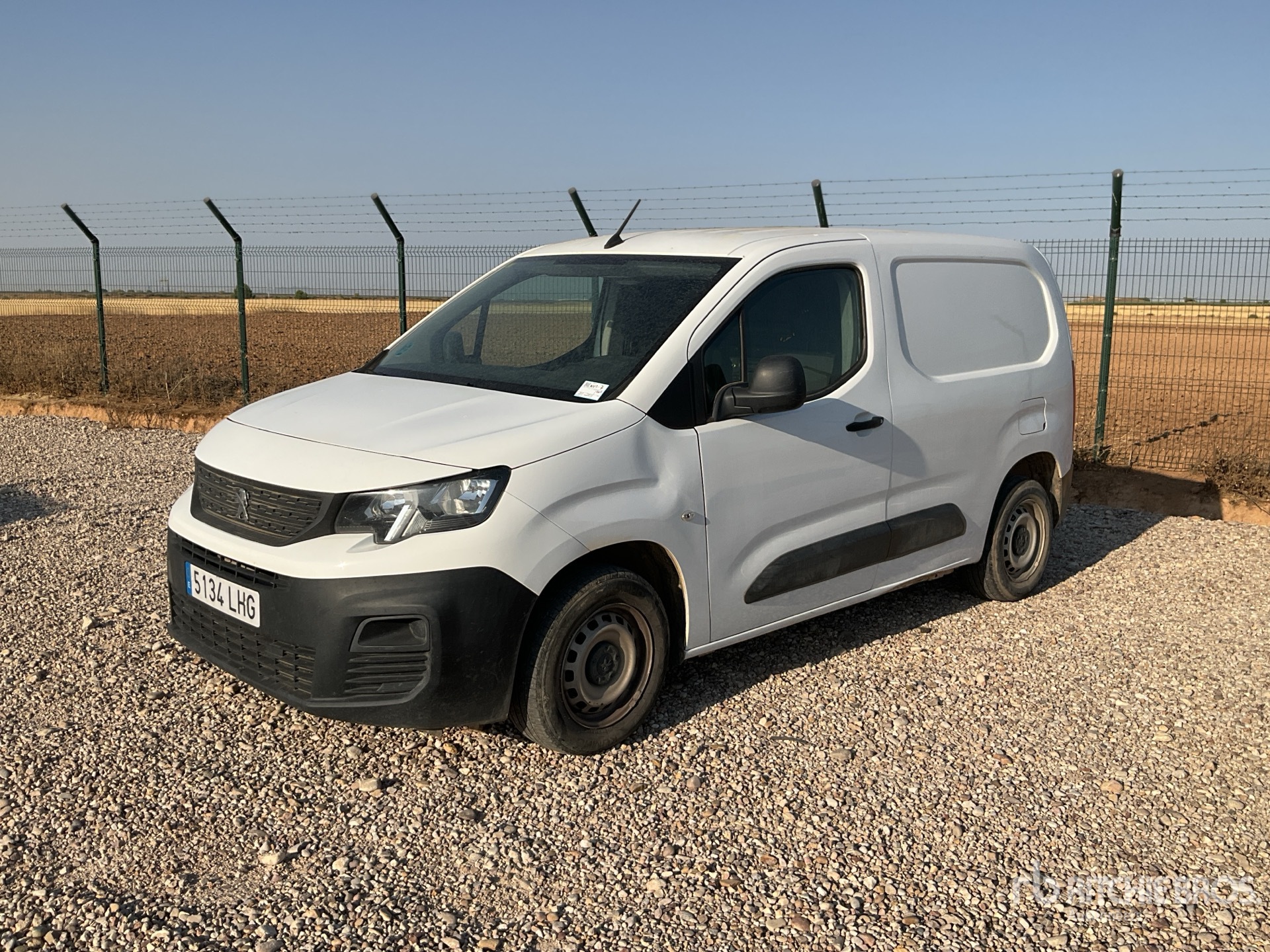 2020 Peugeot Partner Cargo Van