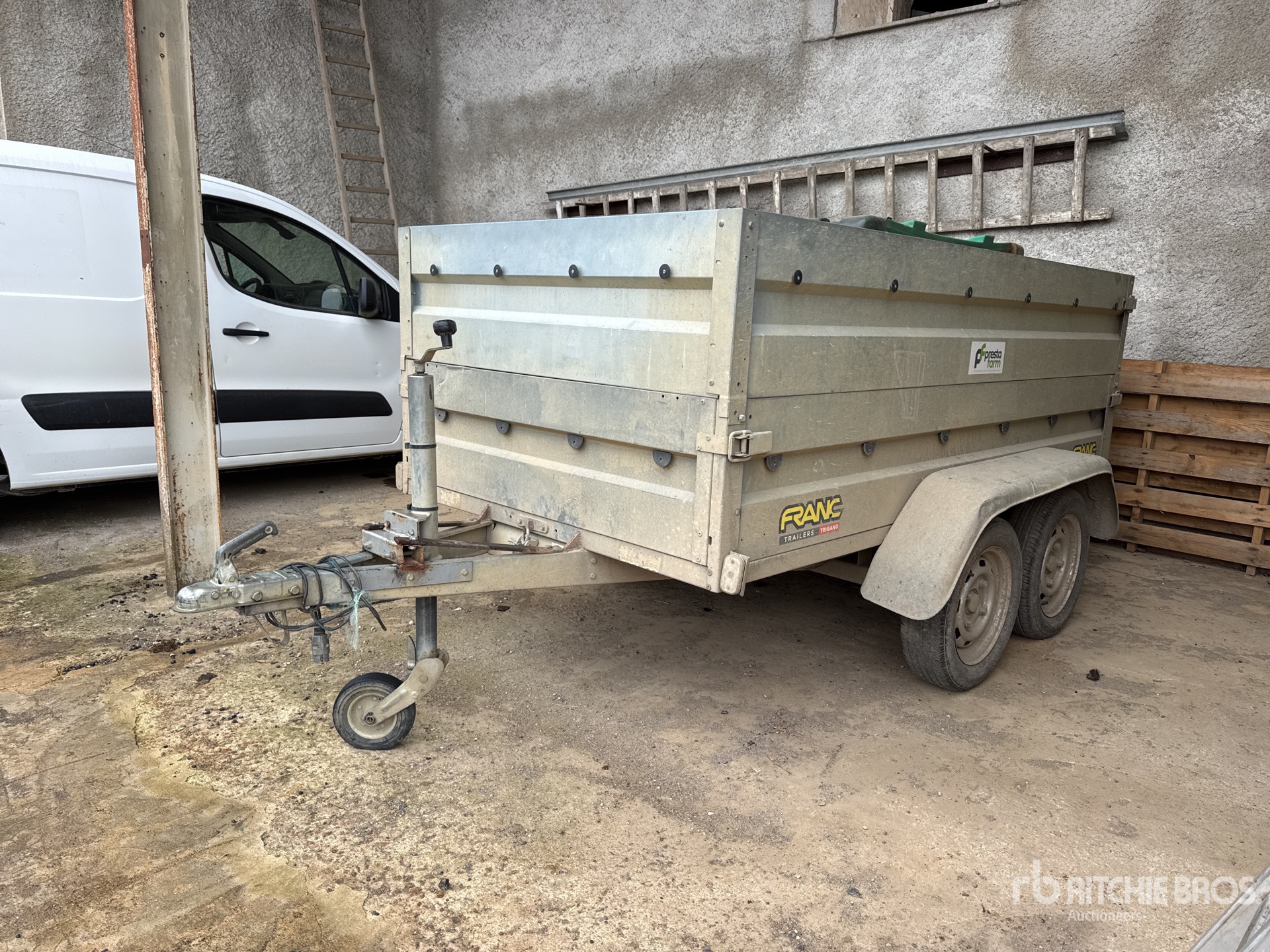 2016 Trigano B075 515 kg Remorque 2 Essieux T/A Equipment Trailer