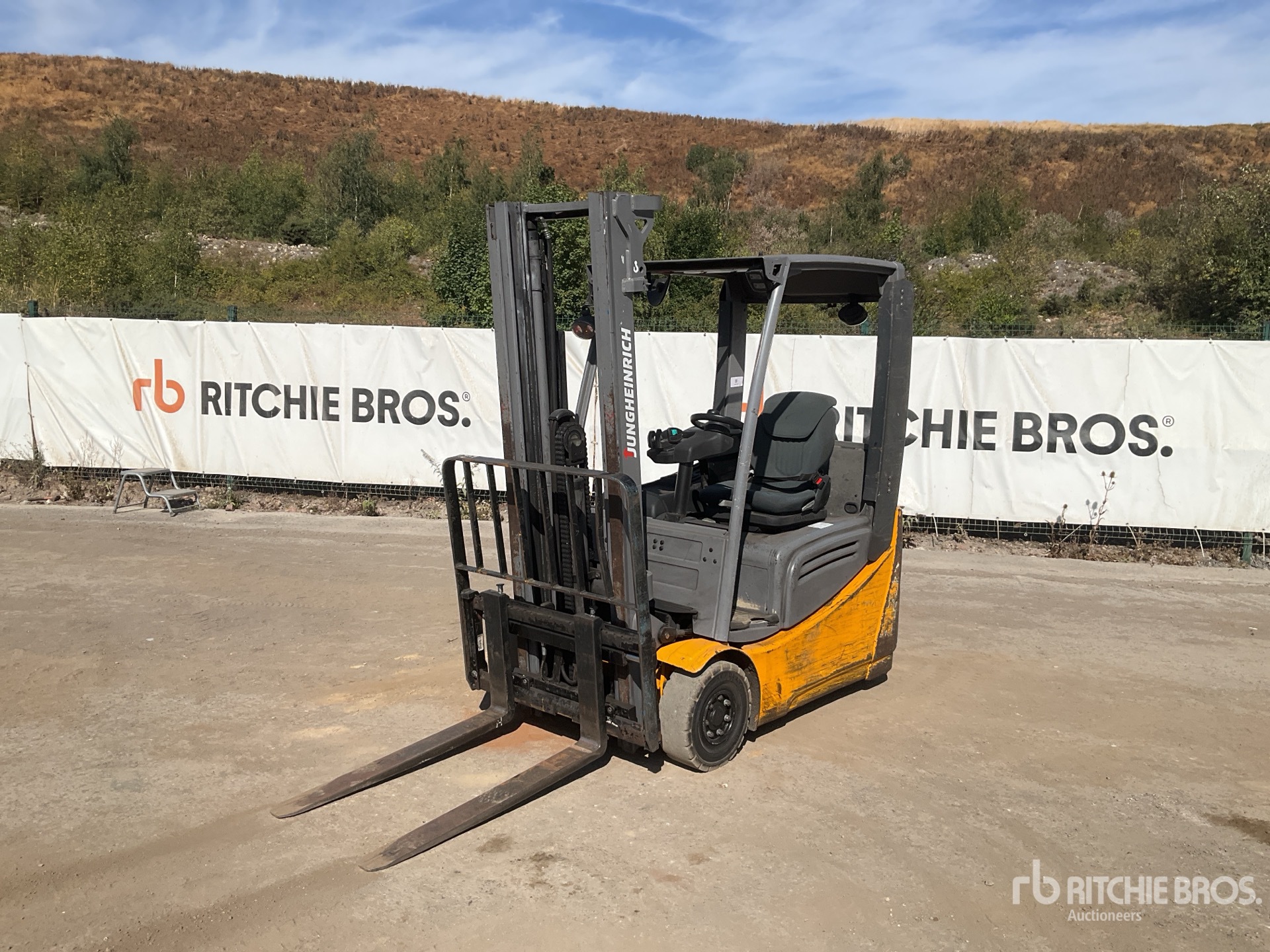 2018 Jungheinrich EFG216K 1600 kg 3 Wheel Electric Forklift