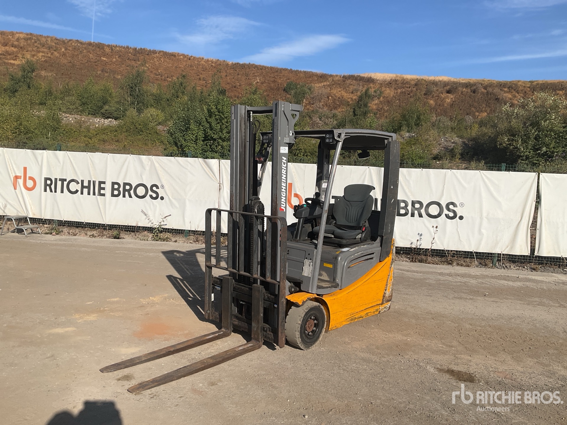 2018 Jungheinrich EFG216K 1600 kg 3 Wheel Electric Forklift