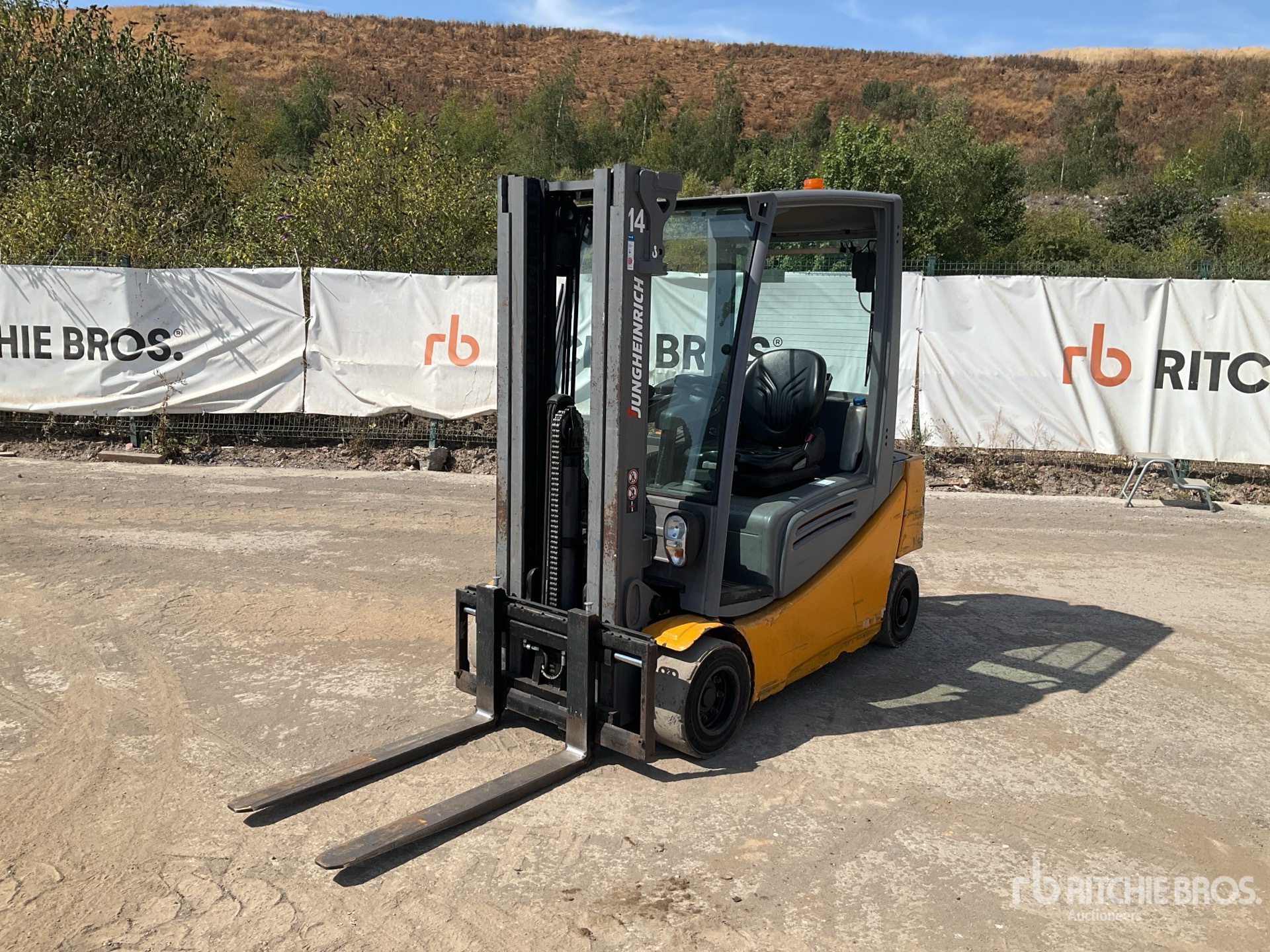 2016 Jungheinrich EFG320 2000 kg Electric Forklift