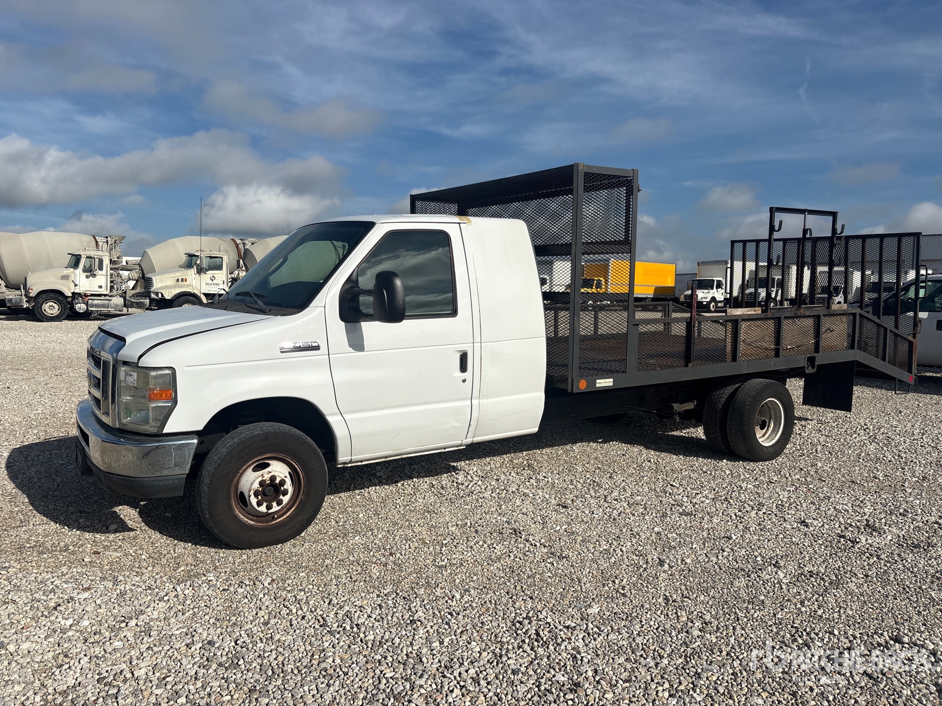 2013 Ford E-450 4x2 Landscape Truck