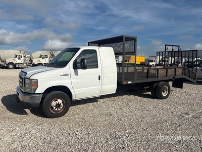 2013 Ford E-450 4x2 Ciężarówka do pielęgnacji krajobrazu