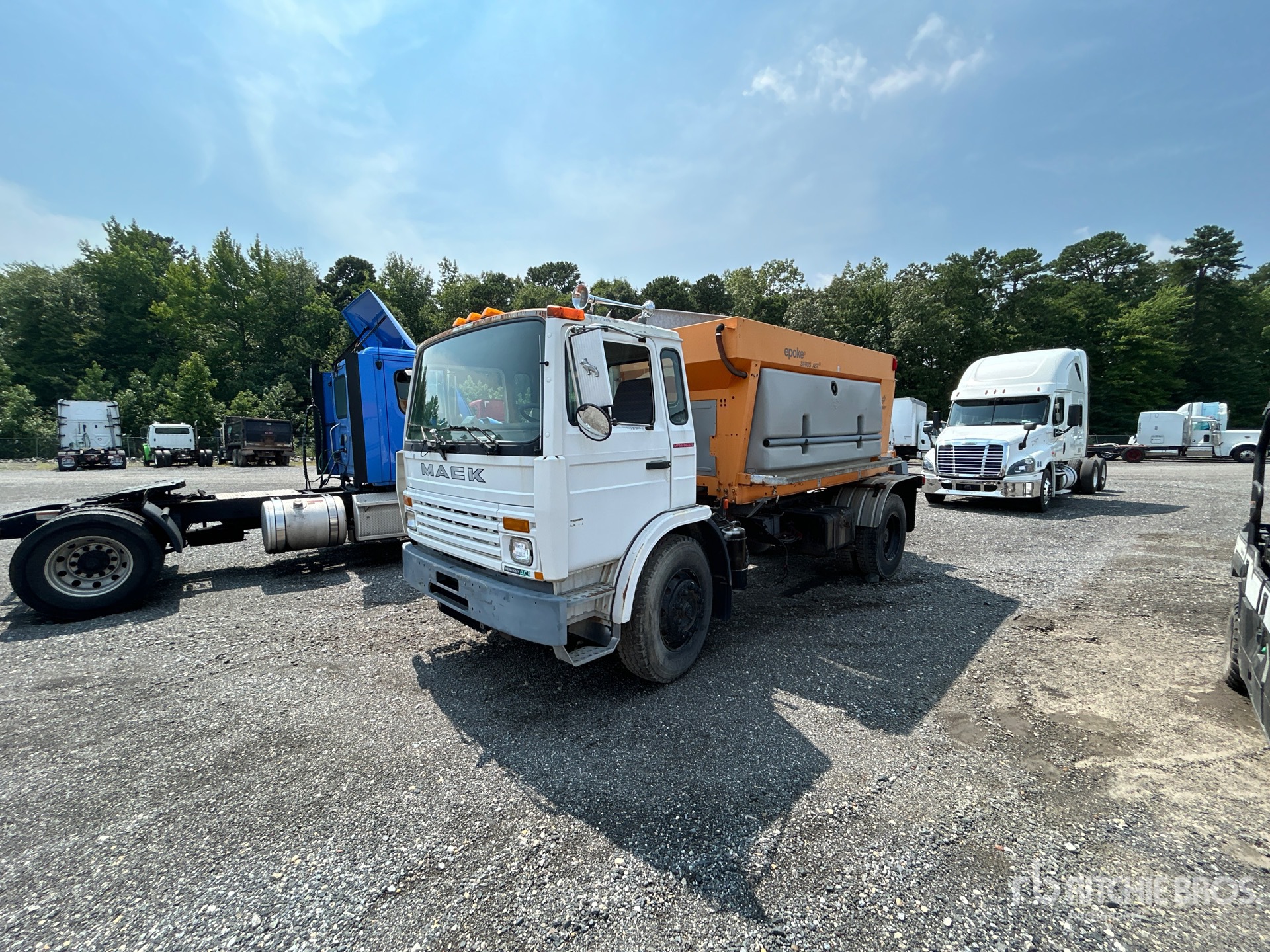 1995 Mack MS 4x2 Spreader Truck (Inoperable)