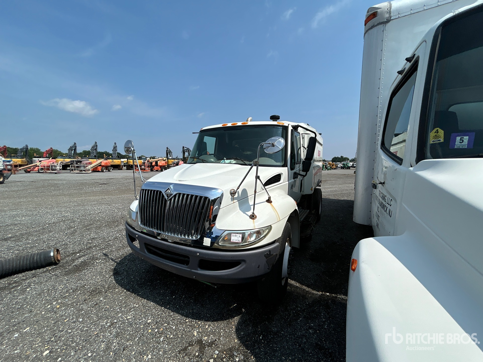 Elgin on 2008 International 4300 Sweeper Truck