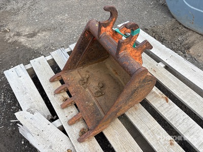 17 in Q/C Digging Bucket - Fits Kubota