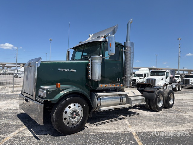 2007 Western Star 4900 6x4 T/A Day Cab Truck Tractor