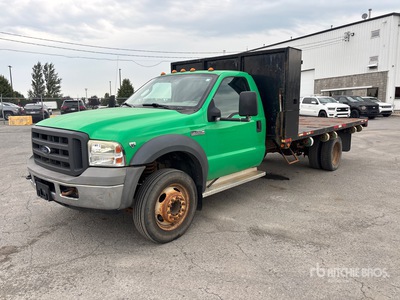 2005 Ford F-450 XL 4x2 Flatbed Truck