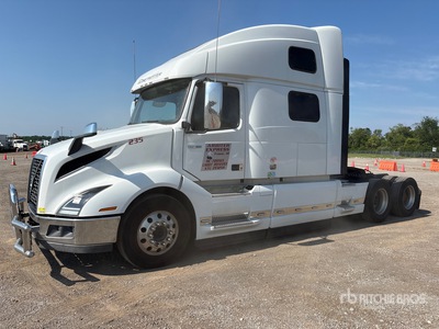 2020 Volvo VNL860 6x4 T/A Sleeper Truck Tractor