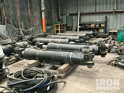 Quantity of (13) 2014 Hydac Hydraulic cylinder