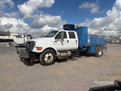 2013 Ford F-750 4x2 Crew Cab Flatbed Truck