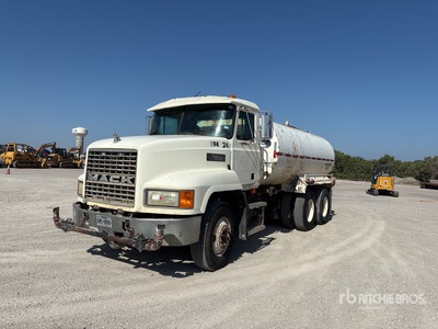 2000 Mack CH613 4000 gal 6x4 Camion cisterna de agua