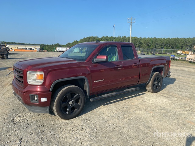 2015 GMC Sierra 1500 4x4 Extended Cab Pickup