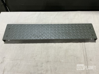 (12) 11664261 Vehicular Running Boards