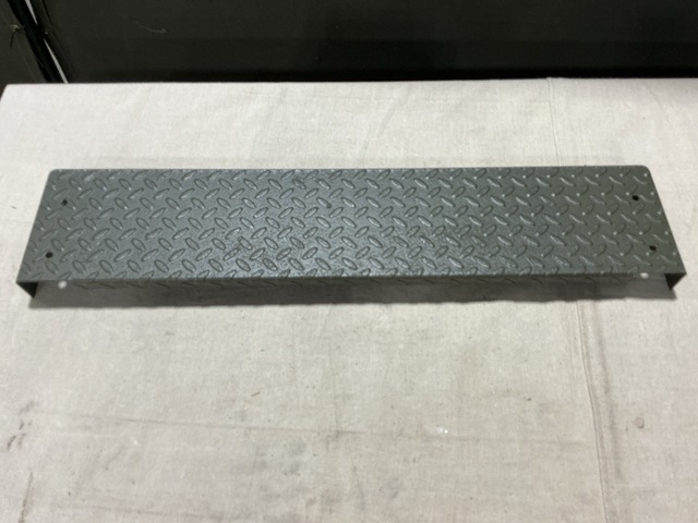 (12) 11664261 Vehicular Running Boards