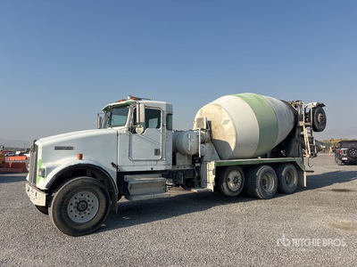 Kenworth T800 8x4 Mixer vrachtwagen
