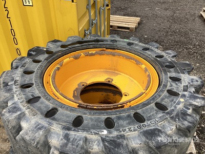 Quantity of (4) JCB 8.5 - 25 Rims / 13.00 - 24 Solid Neumáticos