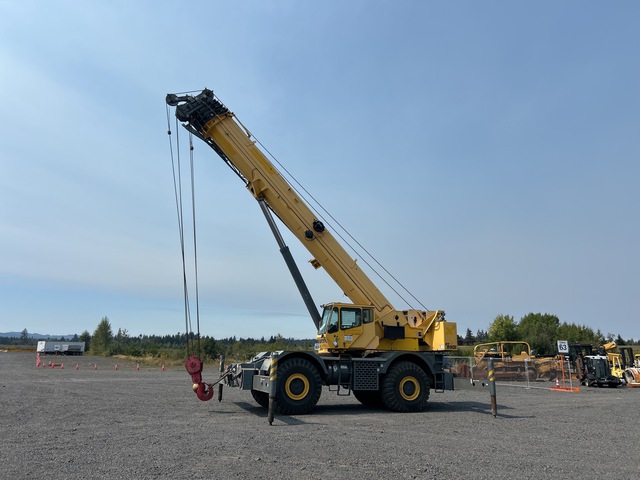 2009 Grove RT890E 90 ton 4x4 Rough Terrain Crane 2009 Grove RT890E 90 ton 4x4 Rough Terrain Crane