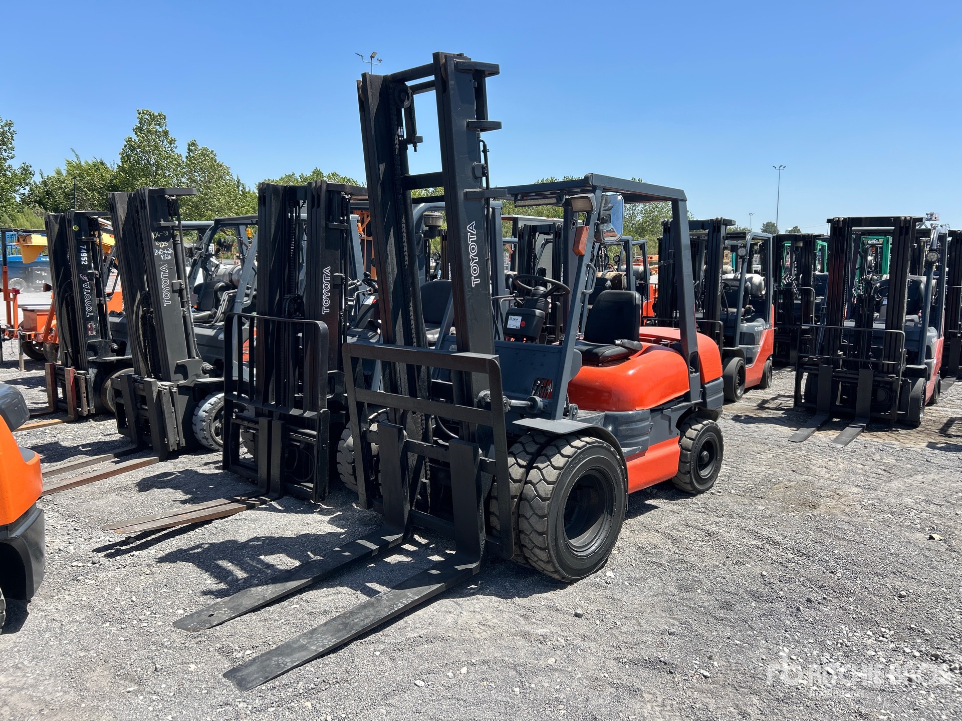 Toyota 6FD30 Pneumatic Tire Forklift