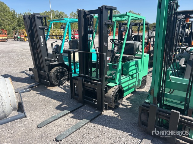 1997 Mitsubishi FGC30B 5800 lb Pneumatic Tire Forklift