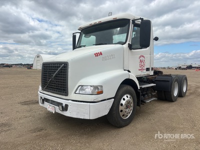 2005 Volvo VNM 6x4 Ciągnik siodłowy T/A z kabiną dzienną