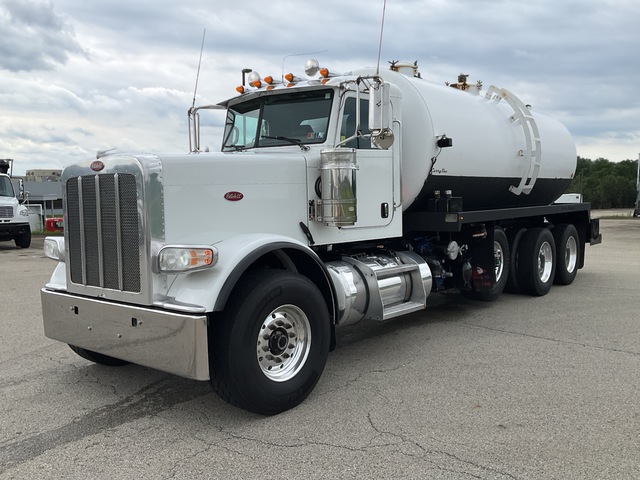 2019 110 BBL Curry Tank on 2020 Peterbilt 389 8x4 Vacuum Tanker Truck