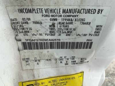 Altec AT37G on 2009 Ford F-550 4x4 Bucket Truck