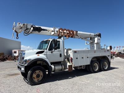 2013 Altec D3060B-TR on 2013 International 7400 6x6 Digger Derrick Truck