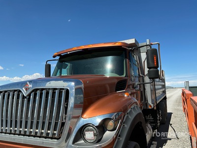 2013 International 7600 6x4 3-Achs Kipper-Lkw