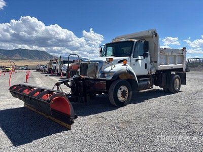 2003 International 7400 Premium 4x4 S/A Dump Truck