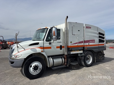 2014 Elgin Series H 4MH10467 on 2015 International 4300 Street Camion balai