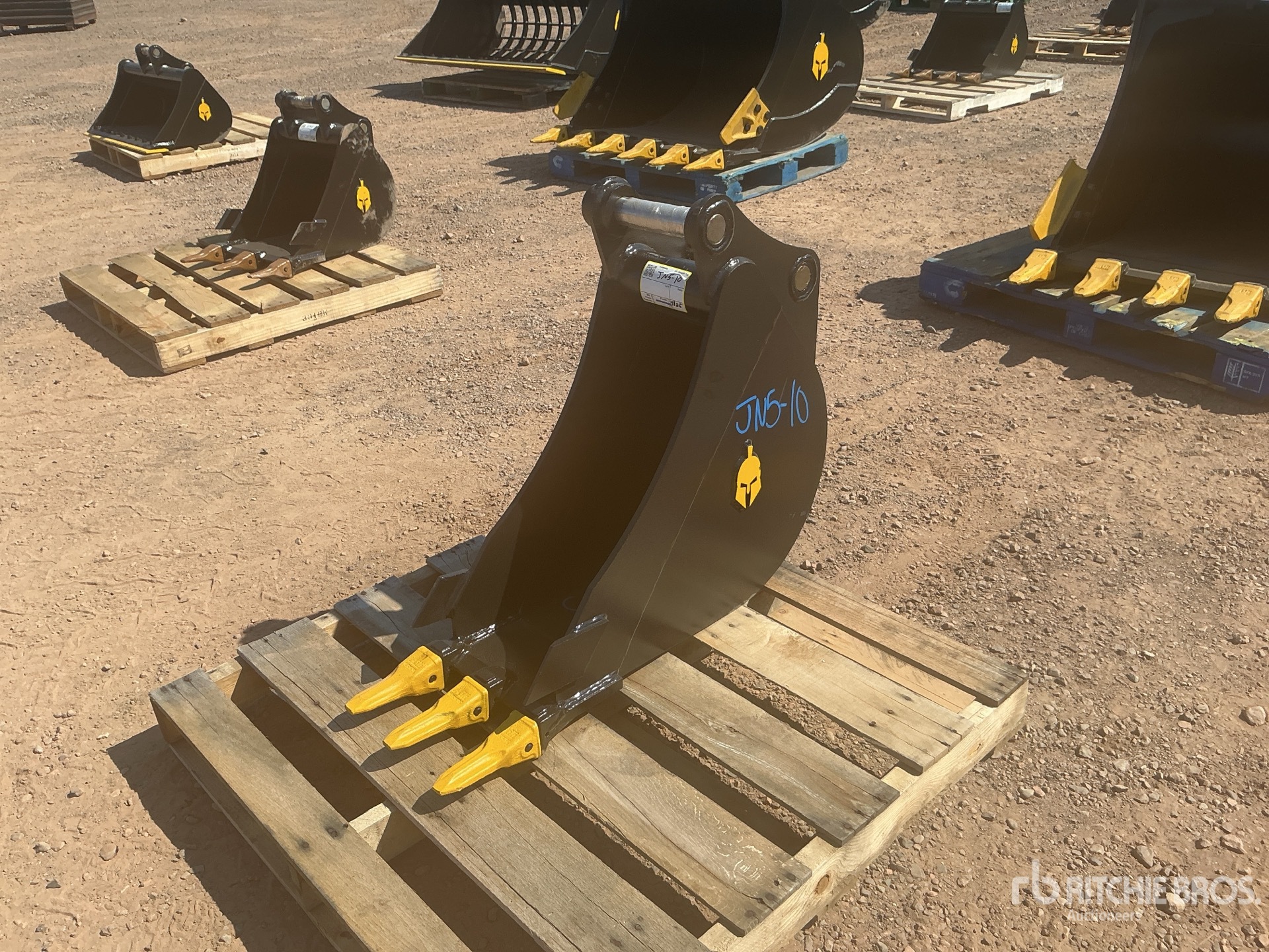 Dynamic Entities 12 in Digging Excavator Bucket - Fits Cat 305/305.5, Komatsu PC45/50/55, Hyundai R55, Hitachi/Deere 50DG, Case, New Holland, Kobelco SK50, Bobcat E50/341/337