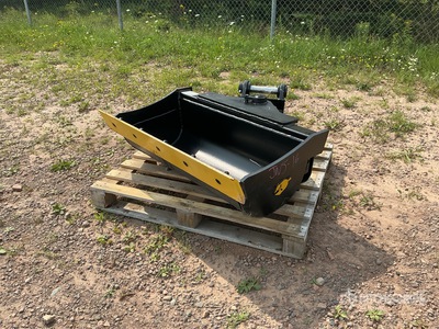 Dynamic Entities 42 in Tilting Excavator Bucket - Fits Cat 305/305.5, Komatsu PC45/50/55, Hyundai R55, Hitachi/Deere 50DG, Case, New Holland, Kobelco SK50, Bobcat E50/341/337