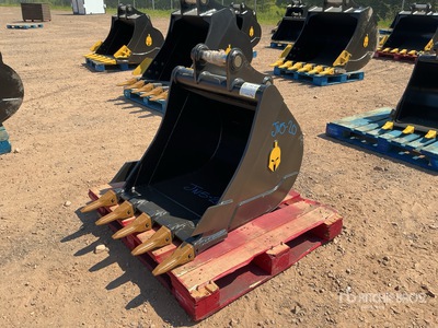 Dynamic Entities 30 in Digging Excavator Bucket - Fits Cat 307/308, Komatsu PC78/88, Deere/Hitachi 75/85, Case, New Holland, Kobelco SK80, Bobcat E80