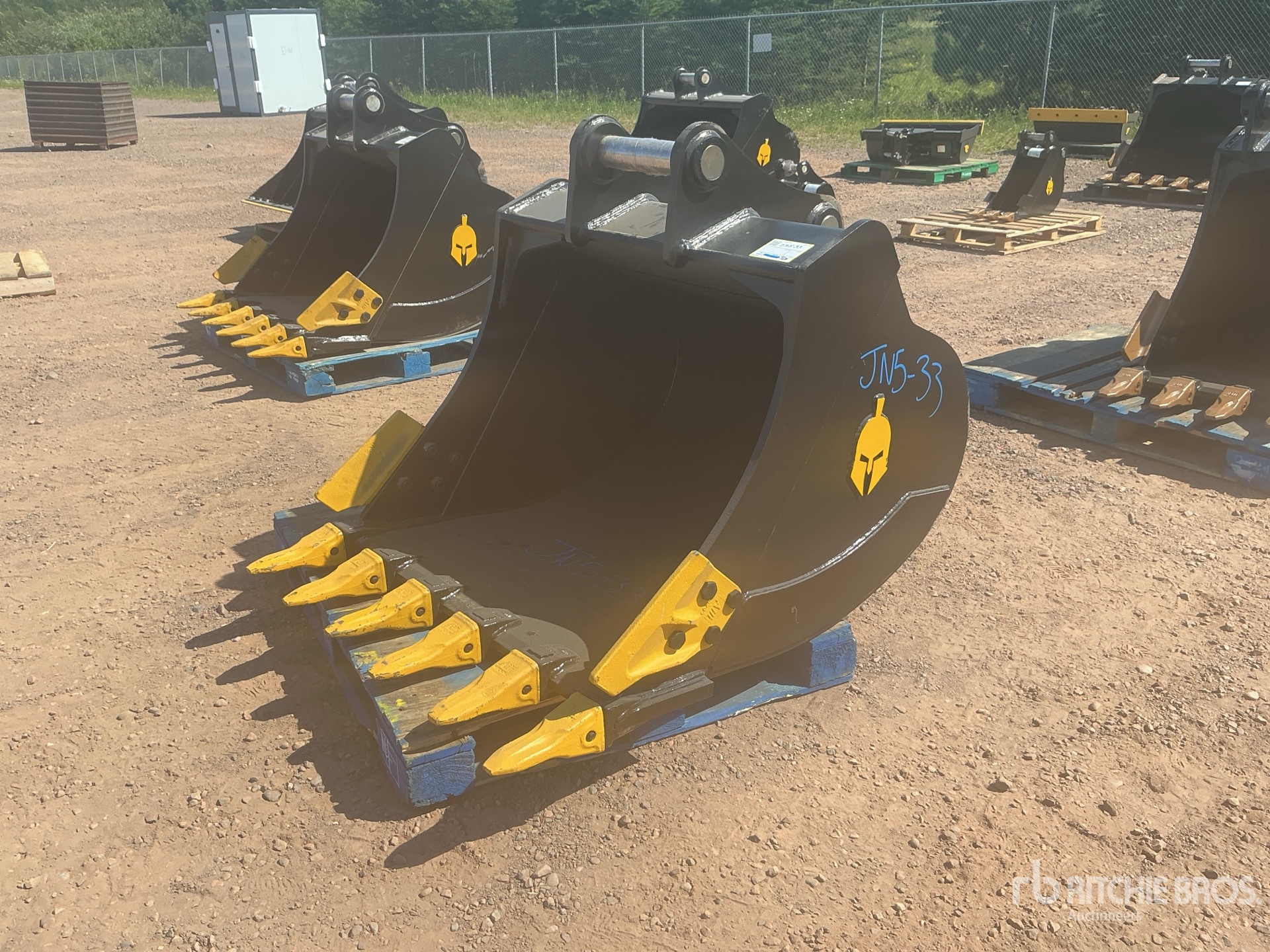 Dynamic Entities 42 in Digging Excavator Bucket - Fits Cat 311/312/313/314, Kobelco 140, Deere/Hitachi ZX120/135, Case 130/135, Doosan DX140