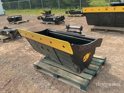 Dynamic Entities 60 in Q/C Hydraulic Tilting Excavator Bucket - Fits Cat 311/312/313/314, Kobelco 140, Deere/Hitachi ZX120/135, Case 130/135, Doosan DX140