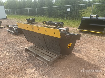 Dynamic Entities 72 in Q/C Hydraulic Tilting Excavator Bucket - Fits Cat 320/321/323, Hyundai R210, Komatsu PC200/220, Deere 160/200/225, Kobelco SK210, Case 210/225, Doosan DX225