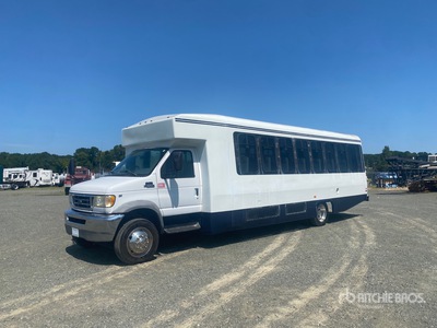 2002 Ford Econoline E-550 4x2 29-Seat Transit Bus