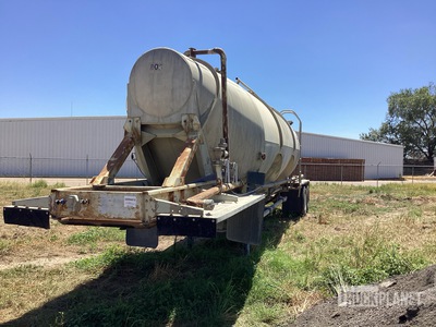 1983 Heil T/A Pneumatic Bulk Trailer
