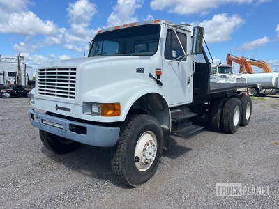 2002 International 4900 6x6 Flatbed Truck