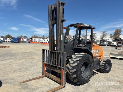 2018 Case 586H 6000 lb 4x4 Chariot élévateur tout terrain