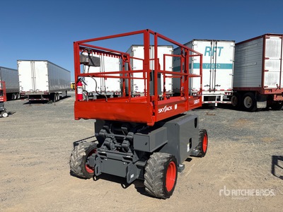 2017 Skyjack SJ6826 RT 4x4 Dual Fuel Elevador de tijera